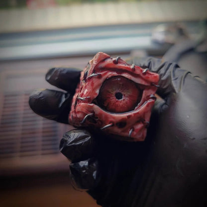 Handmade Eye of Fate Dice – Realistic Eyeball D&D Dice Set, Gothic RPG Dice for Dungeons & Dragons, Call of Cthulhu, Halloween & Dark Aesthetic Tabletop Gaming Collectors